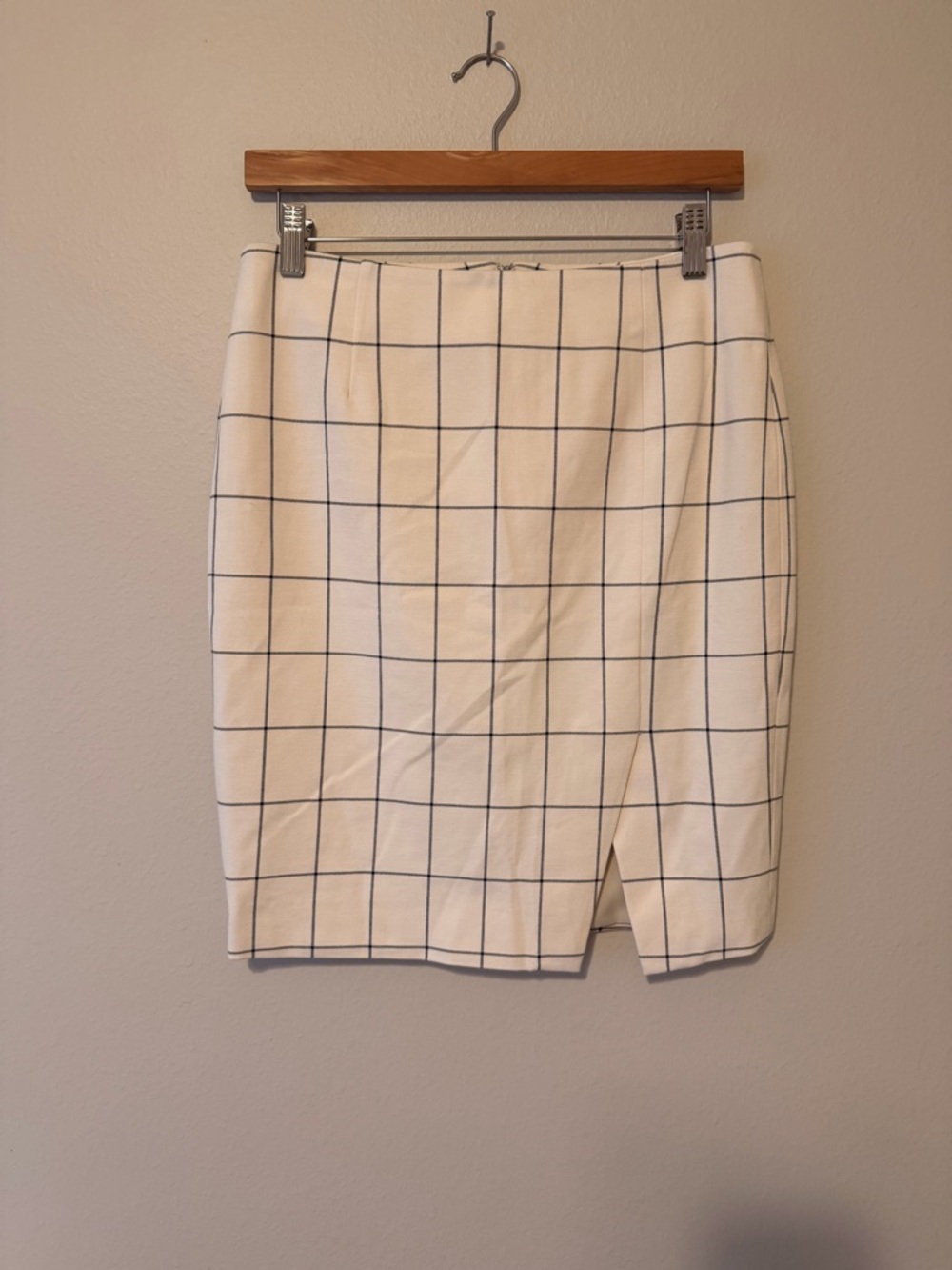 Banana Republic Cream Pencil Skirt with Black Windowpane